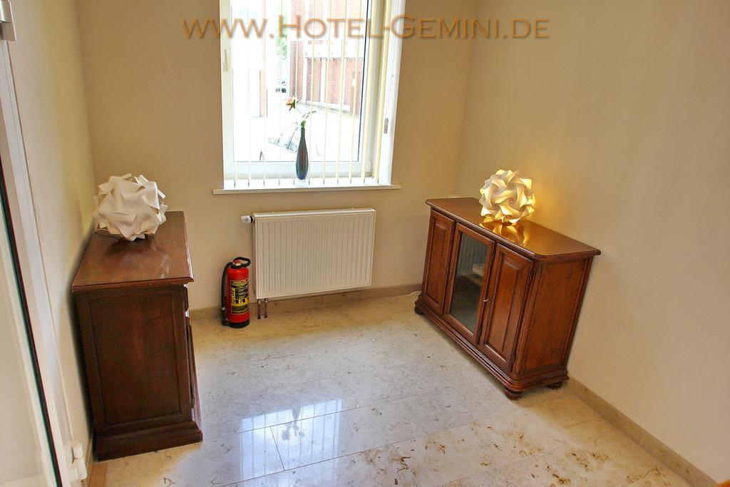 Hotel Gemini Dusseldorf Bagian luar foto