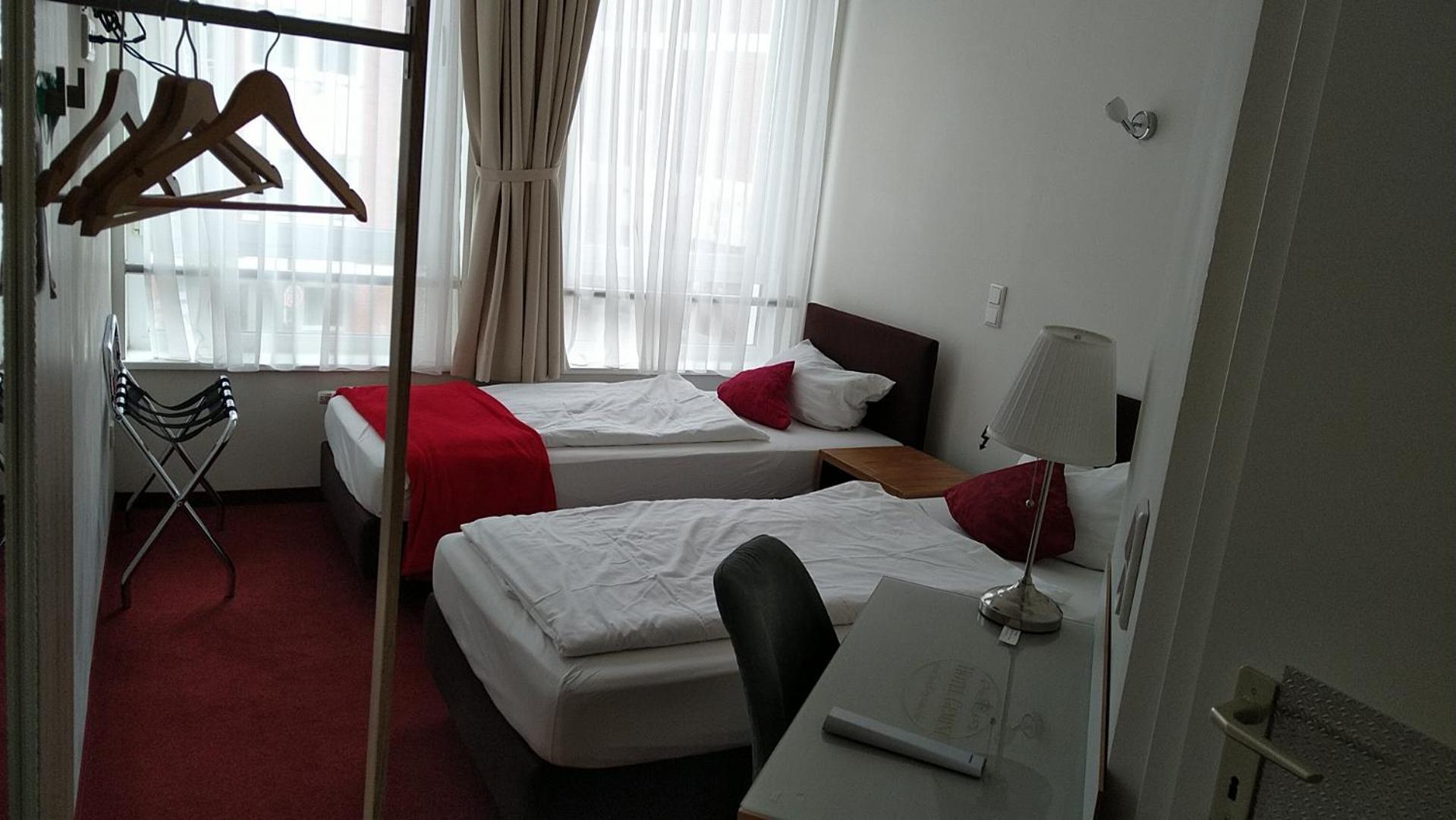 Hotel Gemini Dusseldorf Bagian luar foto
